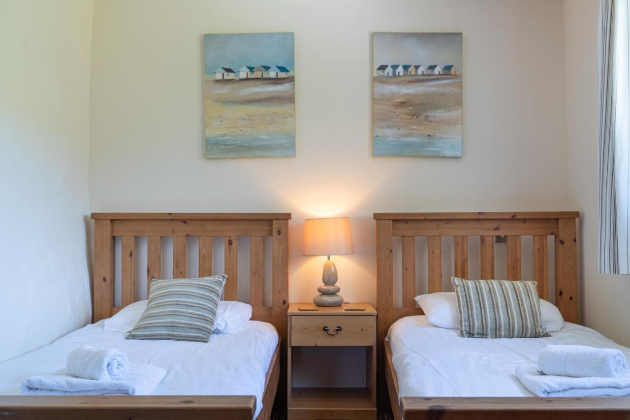 Wrth Y Nant Villa Saint Ishmaels  Ngoại thất bức ảnh